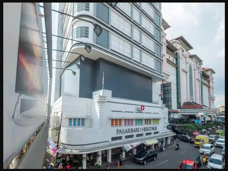 Super Oyo Collection O Hotel Pasar Baru Heritage Bandung Exterior photo