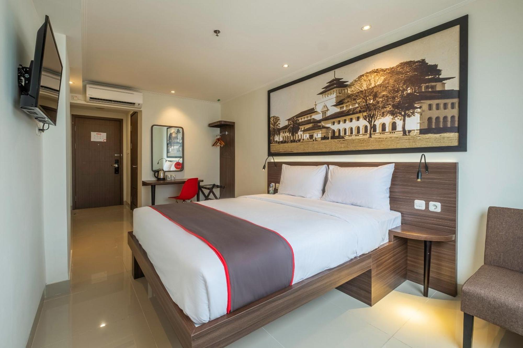 Super Oyo Collection O Hotel Pasar Baru Heritage Bandung Exterior photo